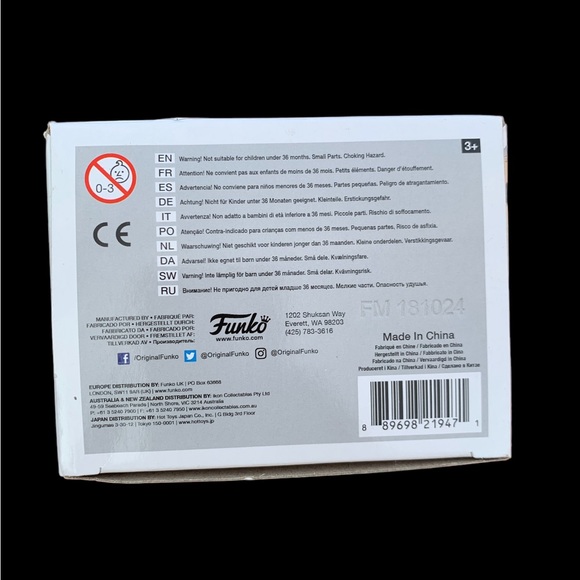 New in Box 2018 Queen Elizabeth II & Corgi Funko Pop British Royals - Picture 8 of 14